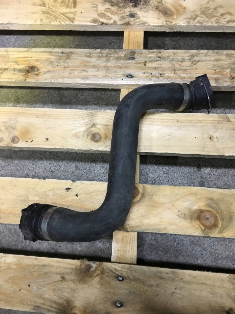 Купить Bmw e87 e90 e84 пабтрубок  шланг воды 7797258