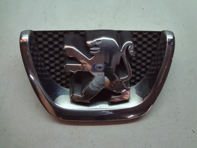 фото №1, Peugeot 207 lift 09r- решётка радиатора решётка радиатора эмблема перед